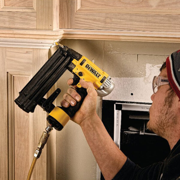 DEWALT 18 GA PRECISION POINT™ BRAD NAILER