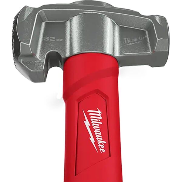 Milwaukee 20oz Curved Claw Smooth Face Hammer